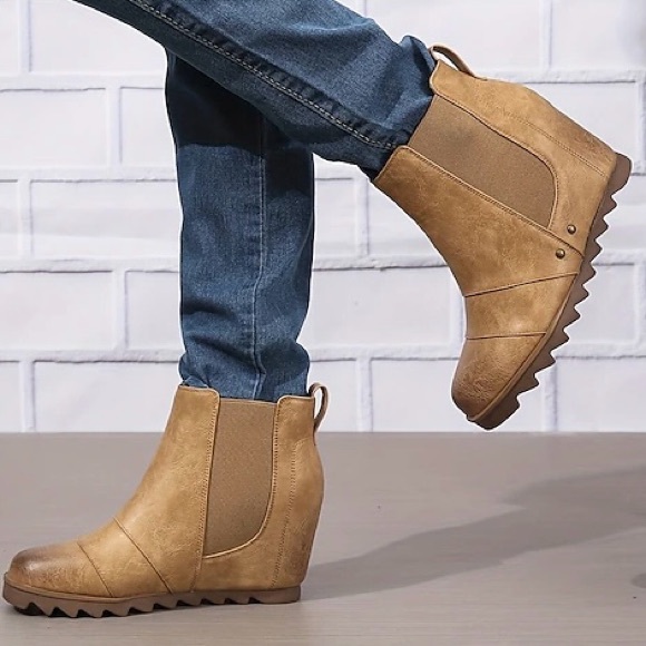 Sorel Leah Hidden Wedge Pull-On Tan Leather Ankle Booties Size 8 - Picture 1 of 16